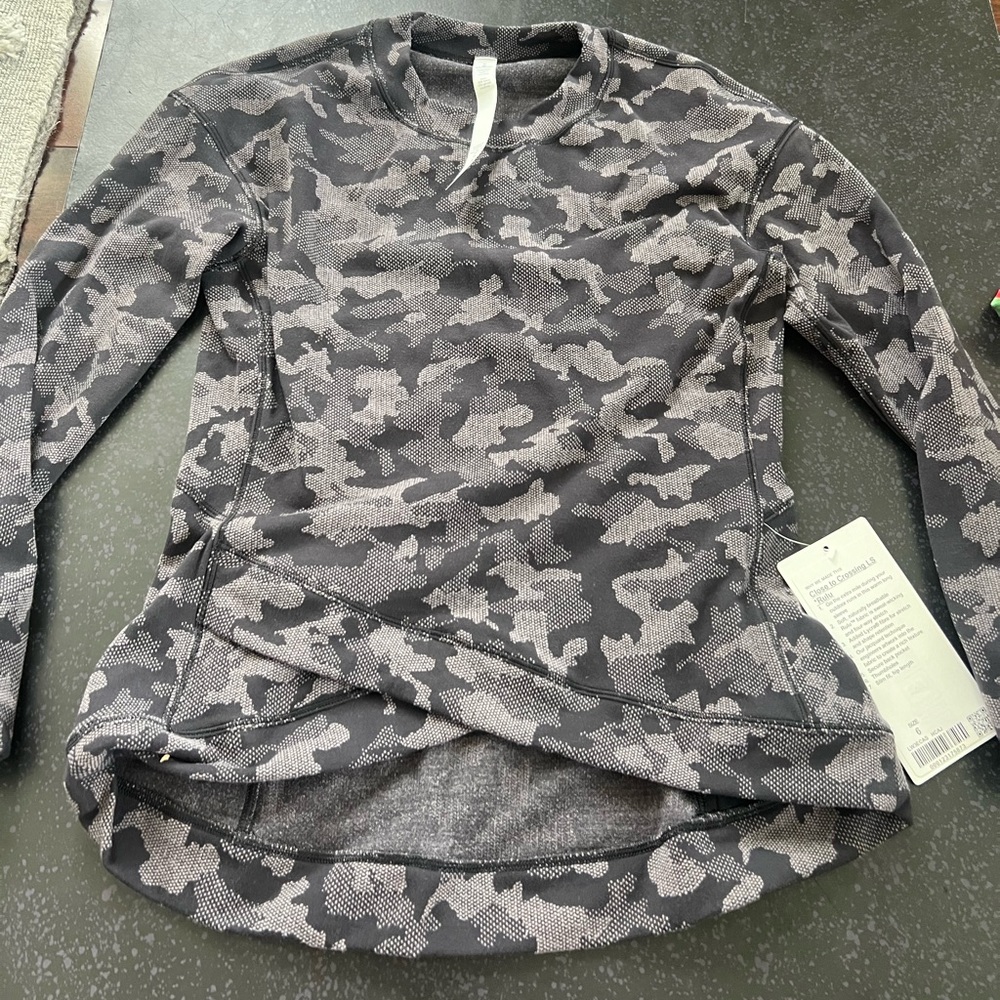 NWT Lululemon Close to Crossing LS Rulu